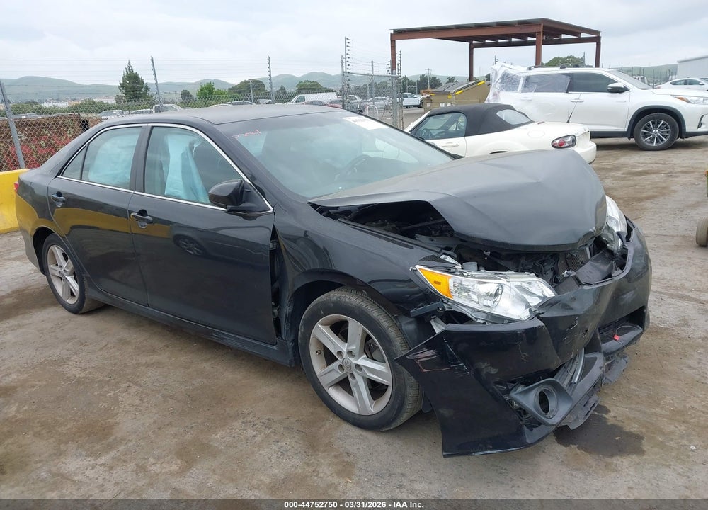 2014 TOYOTA CAMRY SE VIN: 4T1BF1FK8EU426049