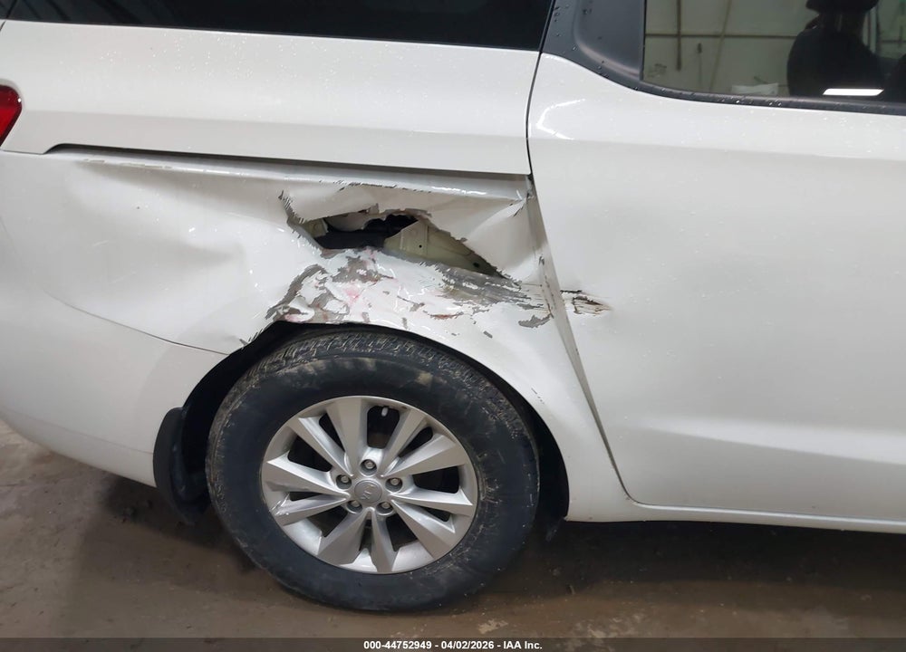 2016 KIA SEDONA LX VIN: KNDMB5C13G6214100