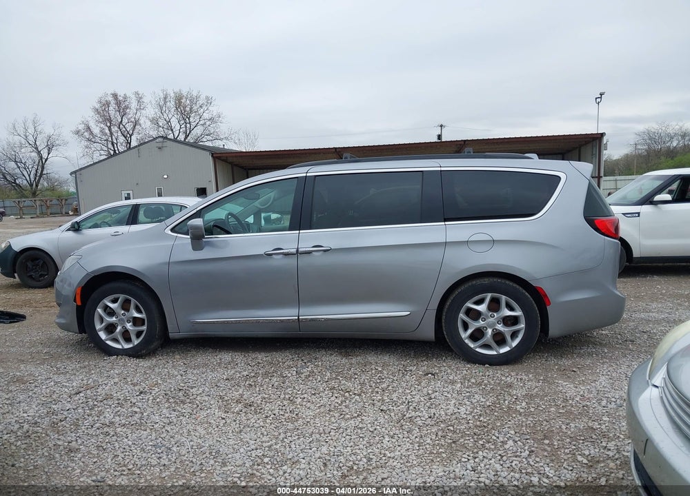 2017 CHRYSLER PACIFICA TOURING-L VIN: 2C4RC1BG9HR507754