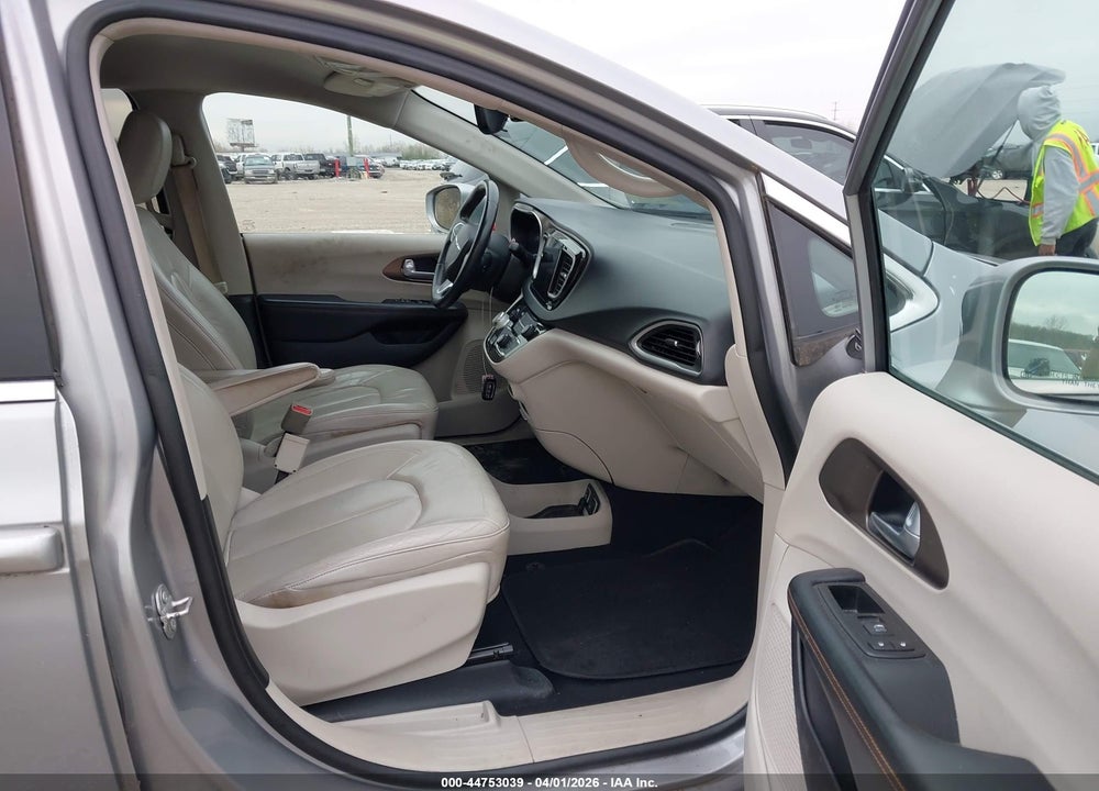 2017 CHRYSLER PACIFICA TOURING-L VIN: 2C4RC1BG9HR507754