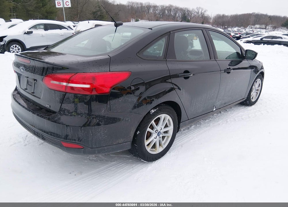 2018 FORD FOCUS SE VIN: 1FADP3F25JL327393