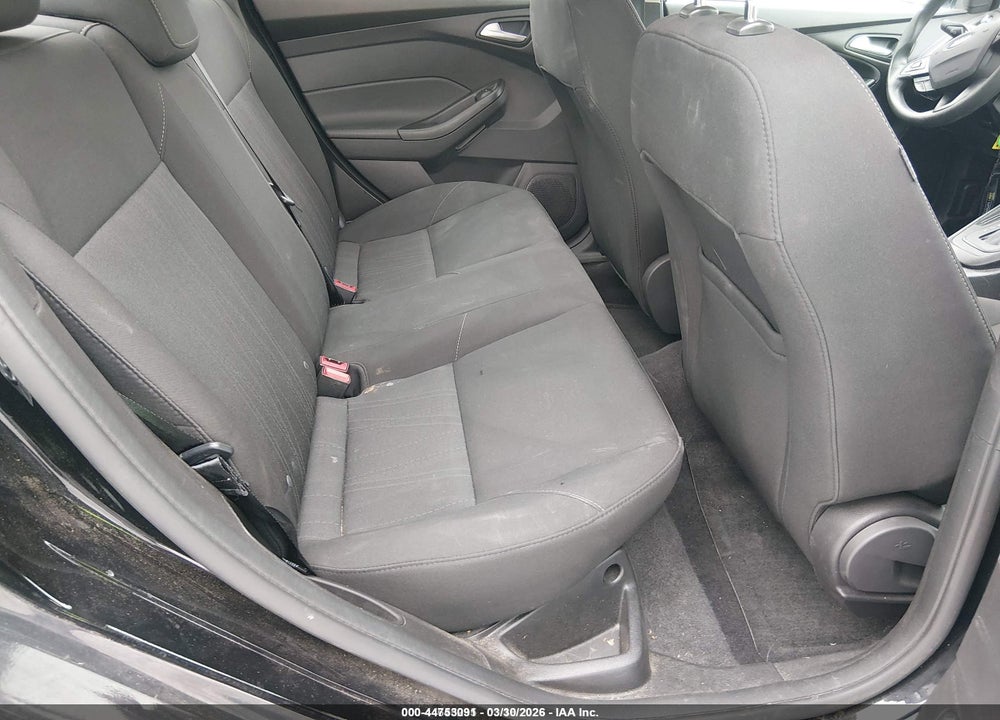 2018 FORD FOCUS SE VIN: 1FADP3F25JL327393