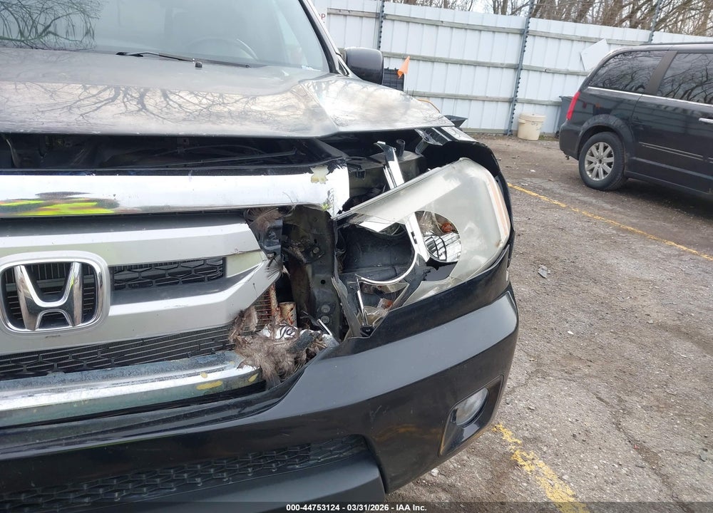2011 HONDA PILOT EX-L VIN: 5FNYF4H64BB013114