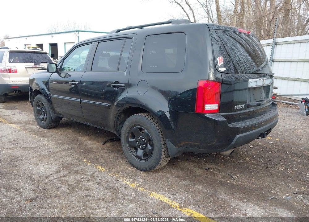 2011 HONDA PILOT EX-L VIN: 5FNYF4H64BB013114