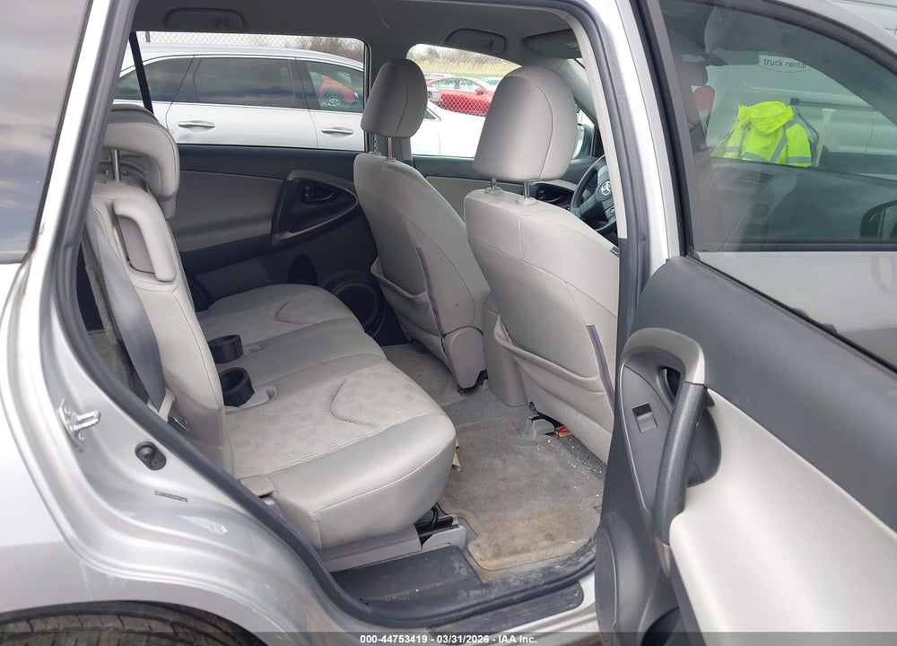 2011 TOYOTA RAV4 VIN: 2T3BF4DV3BW121401