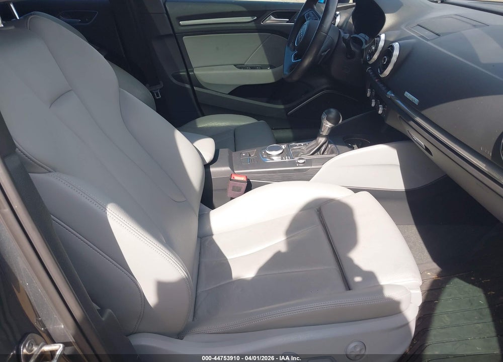 2018 AUDI A3 E-TRON 1.4T PREMIUM VIN: WAUSPBFFXJA068052