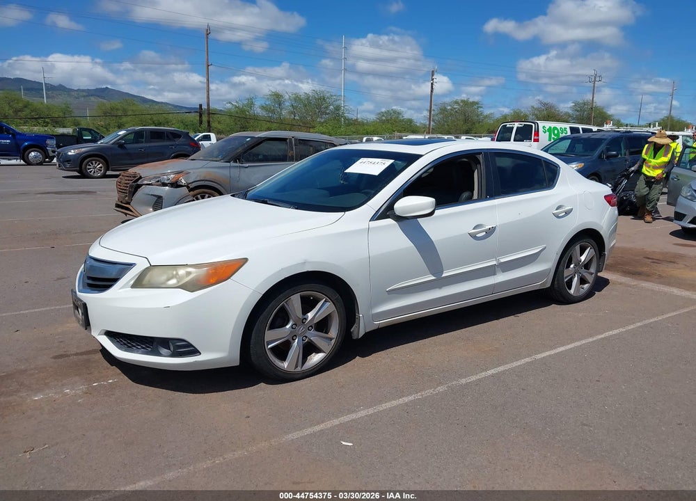 2013 ACURA ILX 2.0L VIN: 19VDE1F50DE021805