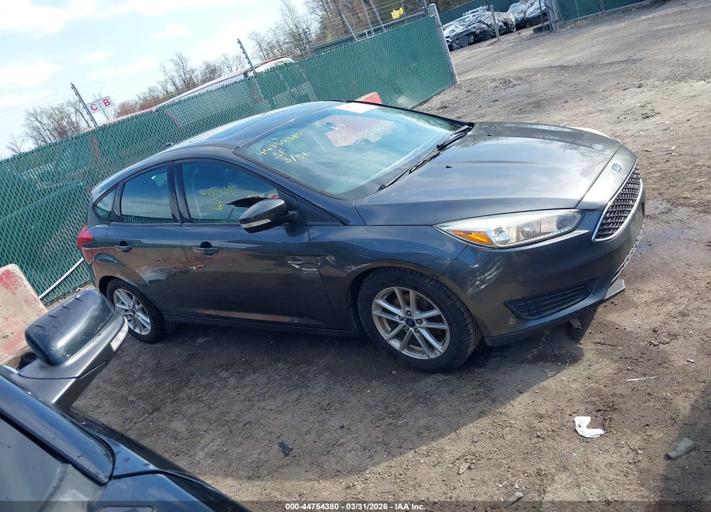 2016 FORD FOCUS SE VIN: 1FADP3K28GL338838