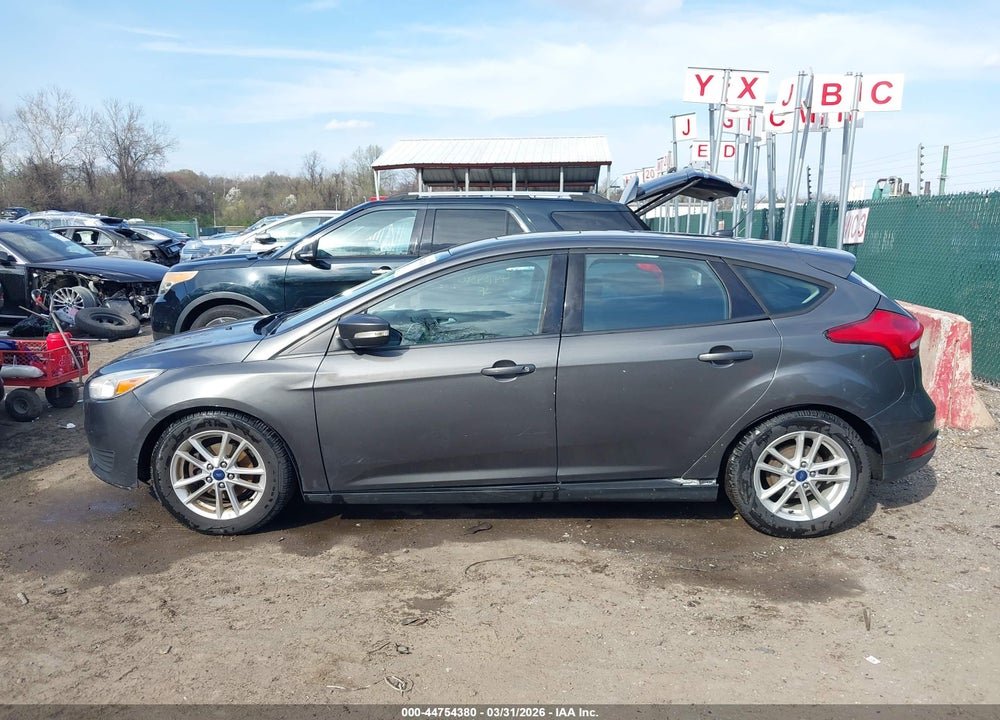2016 FORD FOCUS SE VIN: 1FADP3K28GL338838