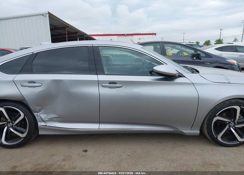 2018 HONDA ACCORD EX VIN: 1HGCV1F4XJA084095