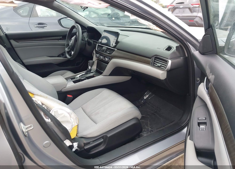 2018 HONDA ACCORD EX VIN: 1HGCV1F4XJA084095