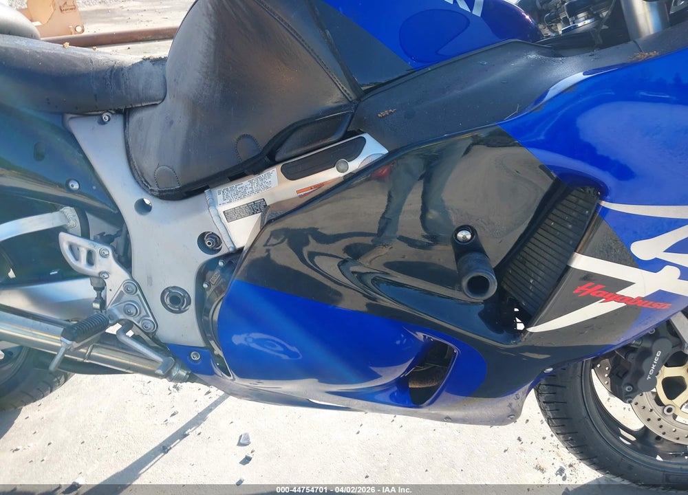 2002 SUZUKI GSX1300 R VIN: JS1GW71A322105291