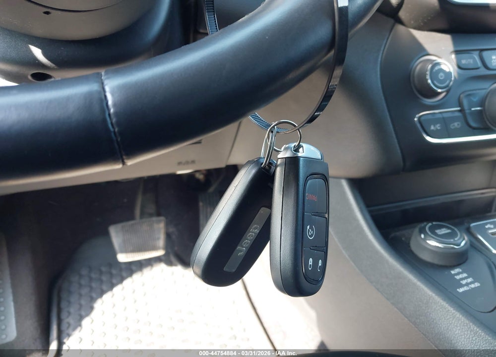 2019 JEEP CHEROKEE LATITUDE PLUS 4X4 VIN: 1C4PJMLN1KD212587