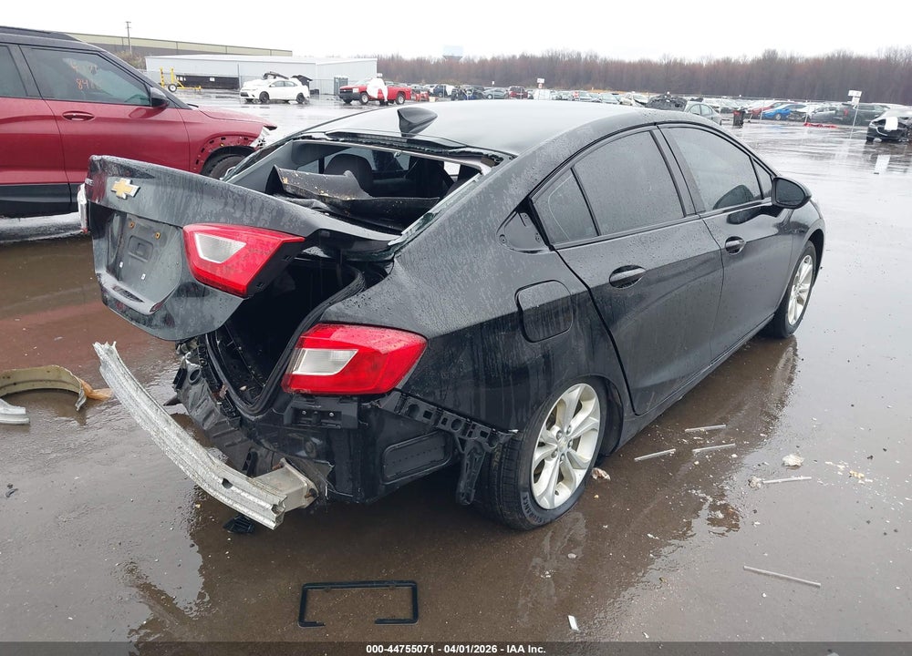 2019 CHEVROLET CRUZE LS VIN: 1G1BC5SM8K7152043