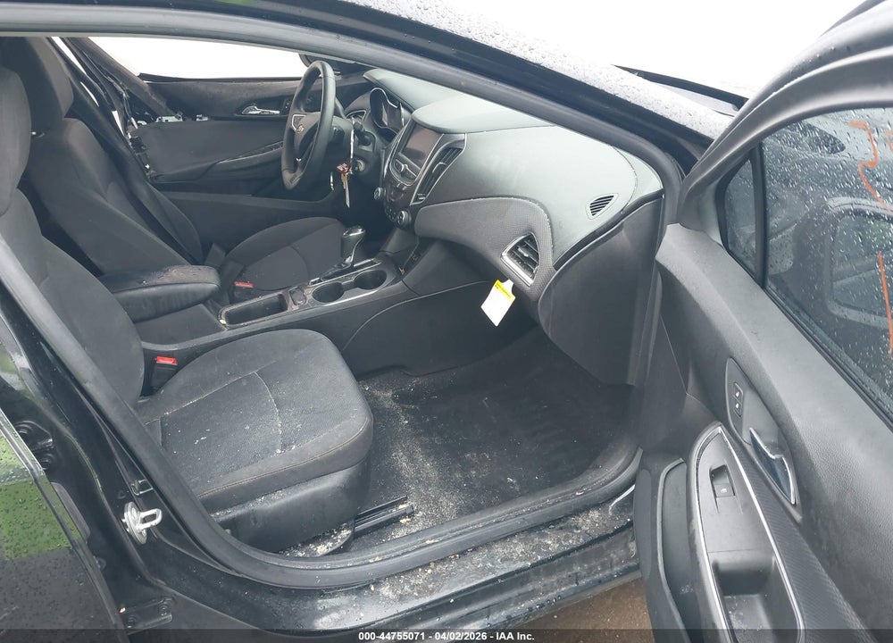 2019 CHEVROLET CRUZE LS VIN: 1G1BC5SM8K7152043