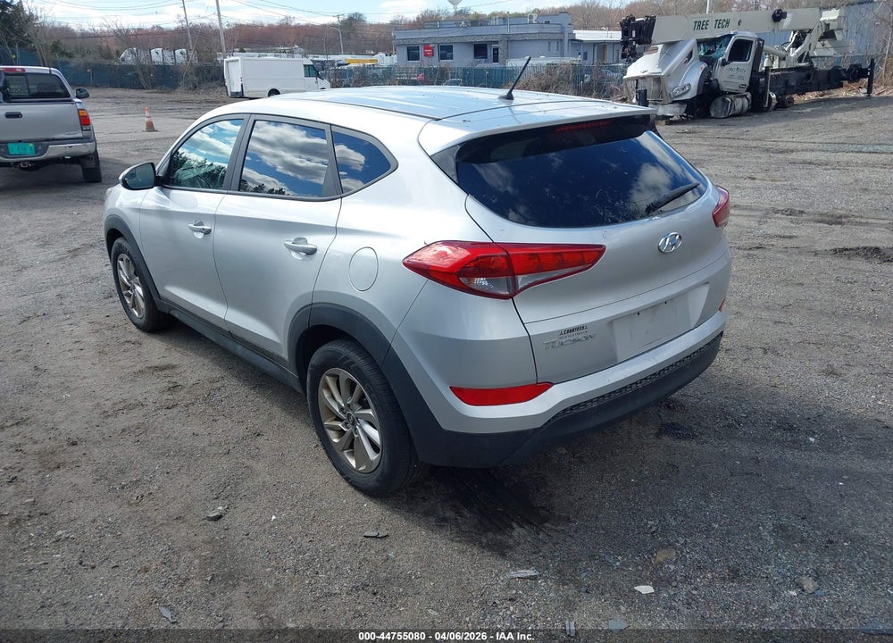 2018 HYUNDAI TUCSON SE VIN: KM8J23A43JU803750