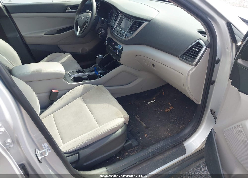 2018 HYUNDAI TUCSON SE VIN: KM8J23A43JU803750