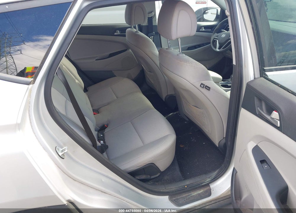2018 HYUNDAI TUCSON SE VIN: KM8J23A43JU803750
