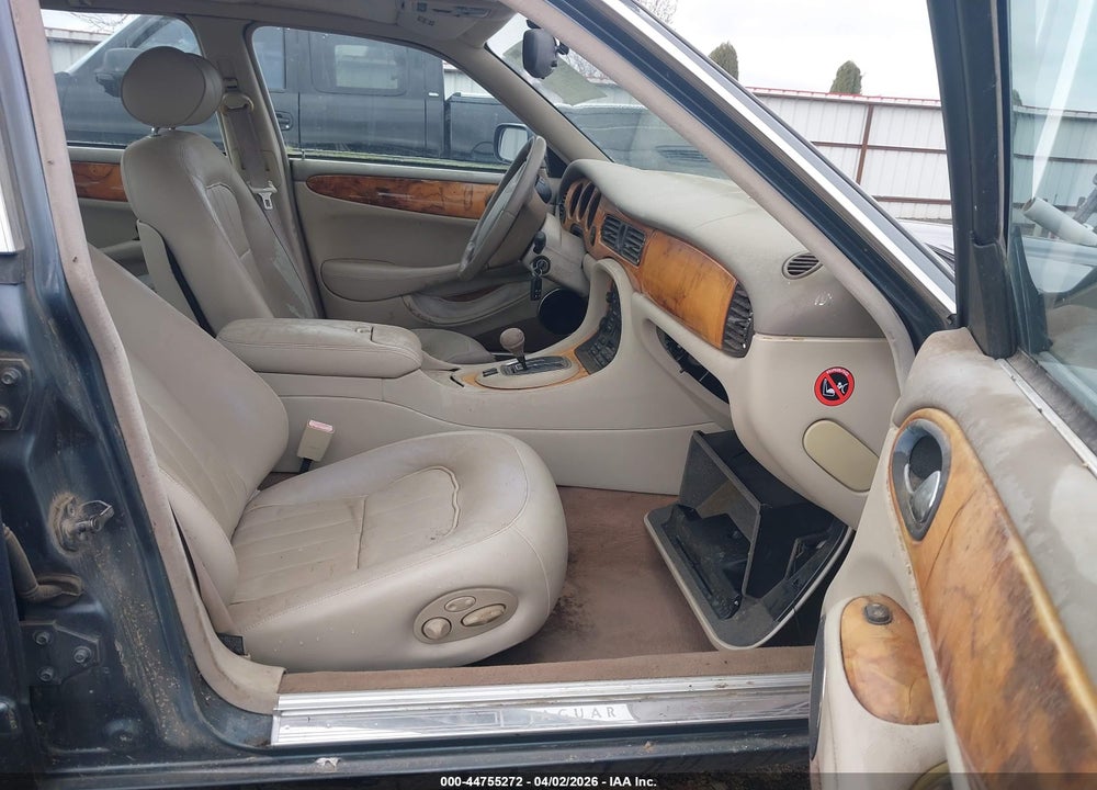 1998 JAGUAR XJ8 VIN: SAJHX1240WC842303