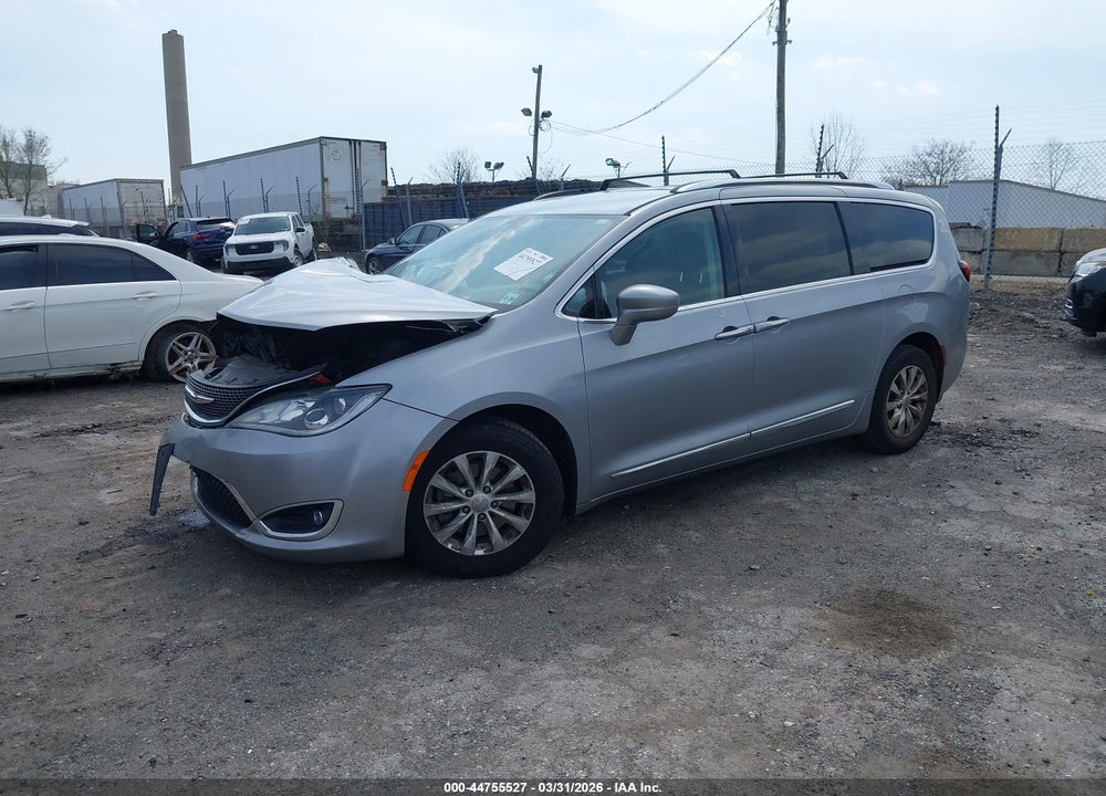 2019 CHRYSLER PACIFICA TOURING L VIN: 2C4RC1BG8KR665641