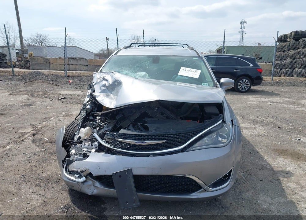 2019 CHRYSLER PACIFICA TOURING L VIN: 2C4RC1BG8KR665641