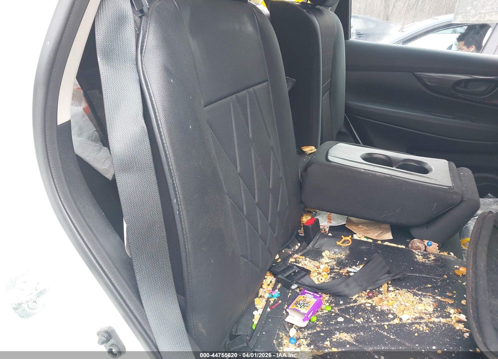 2019 NISSAN ROGUE S VIN: 5N1AT2MV9KC832219