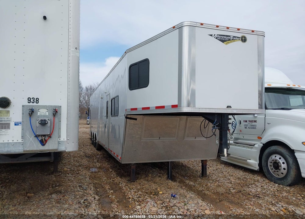 2024 VINTAGE TRAILER WORK RACE CAR TRAILER P84 VIN: 5BWUV4235R1000002