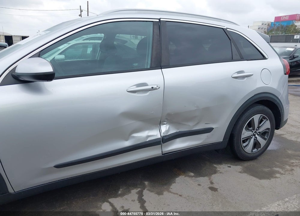 2017 KIA NIRO LX VIN: KNDCB3LC2H5059130