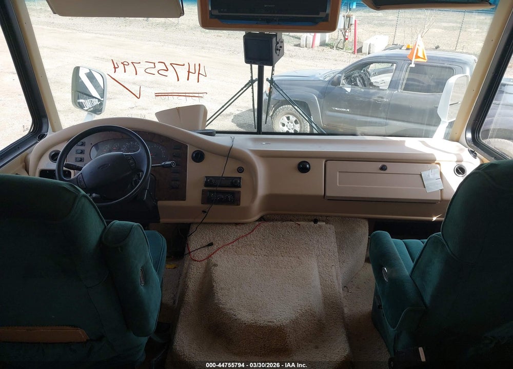 2000 FORD F550 SUPER DUTY STRIPPED CHASS VIN: 3FCNF53S4YJA10149