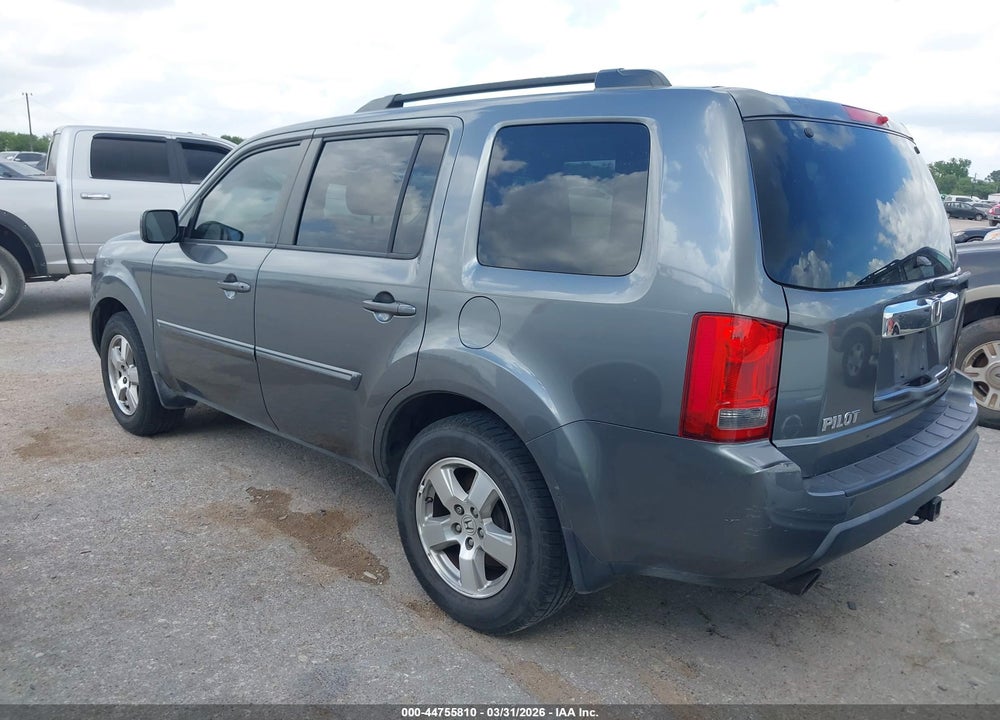 2011 HONDA PILOT EX-L VIN: 5FNYF3H58BB046988
