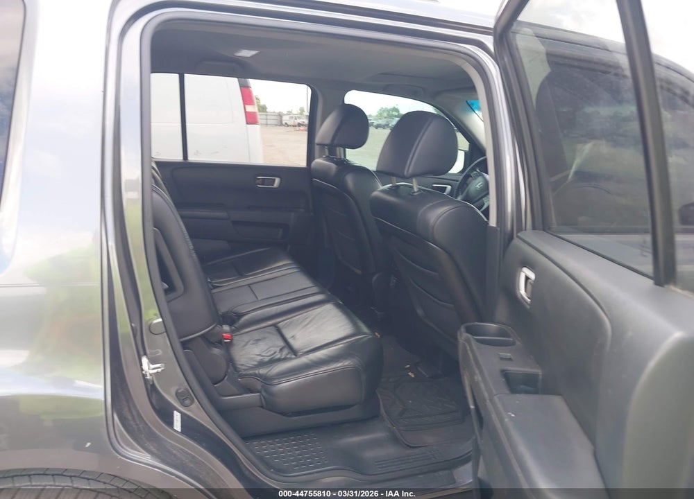 2011 HONDA PILOT EX-L VIN: 5FNYF3H58BB046988