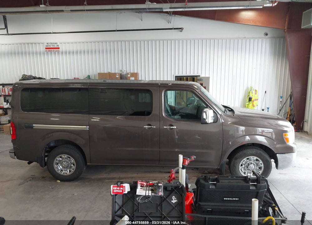 2013 NISSAN NV PASSENGER NV3500 HD SV V8 VIN: 5BZAF0AA0DN202775