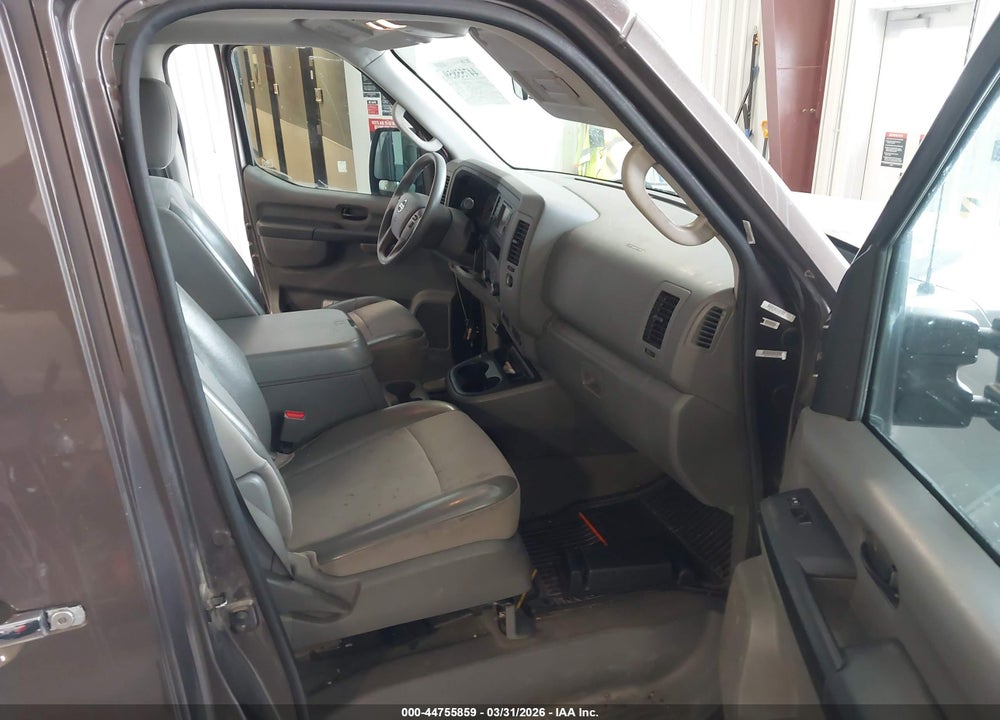 2013 NISSAN NV PASSENGER NV3500 HD SV V8 VIN: 5BZAF0AA0DN202775