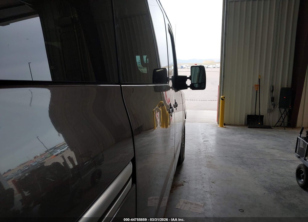 2013 NISSAN NV PASSENGER NV3500 HD SV V8 VIN: 5BZAF0AA0DN202775