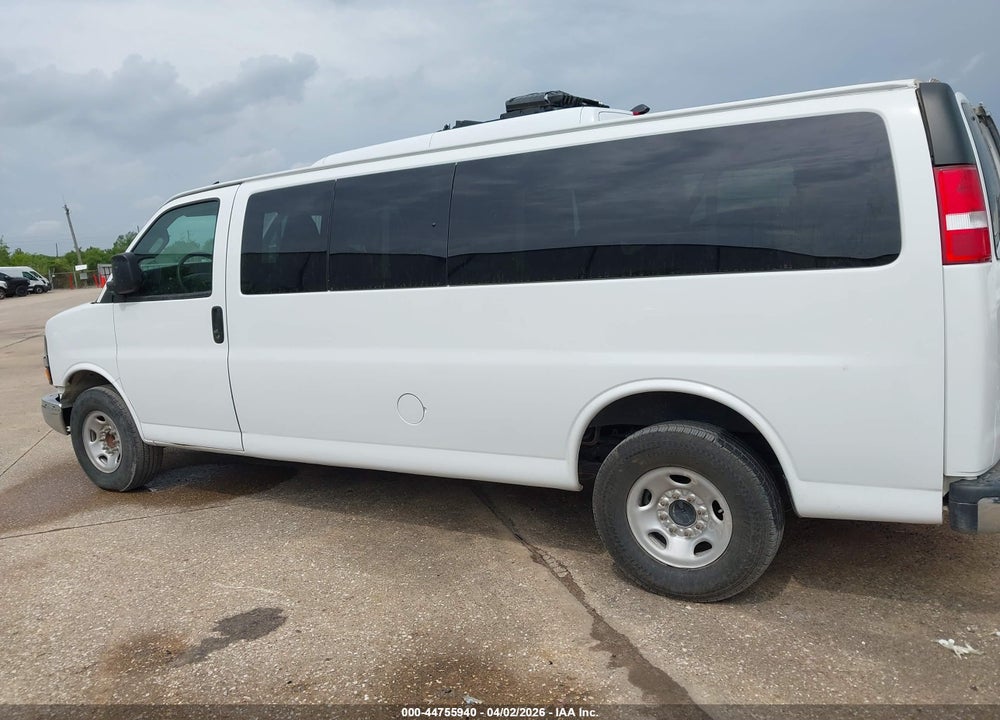 2024 CHEVROLET EXPRESS PASSENGER RWD 3500 EXTENDED WHEELBASE LT VIN: 1GAZGPF7XR1282227