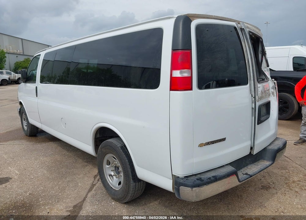 2024 CHEVROLET EXPRESS PASSENGER RWD 3500 EXTENDED WHEELBASE LT VIN: 1GAZGPF7XR1282227