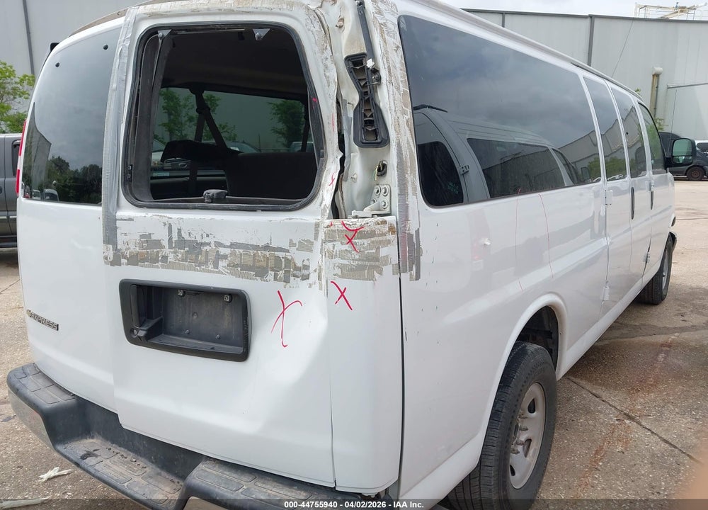 2024 CHEVROLET EXPRESS PASSENGER RWD 3500 EXTENDED WHEELBASE LT VIN: 1GAZGPF7XR1282227