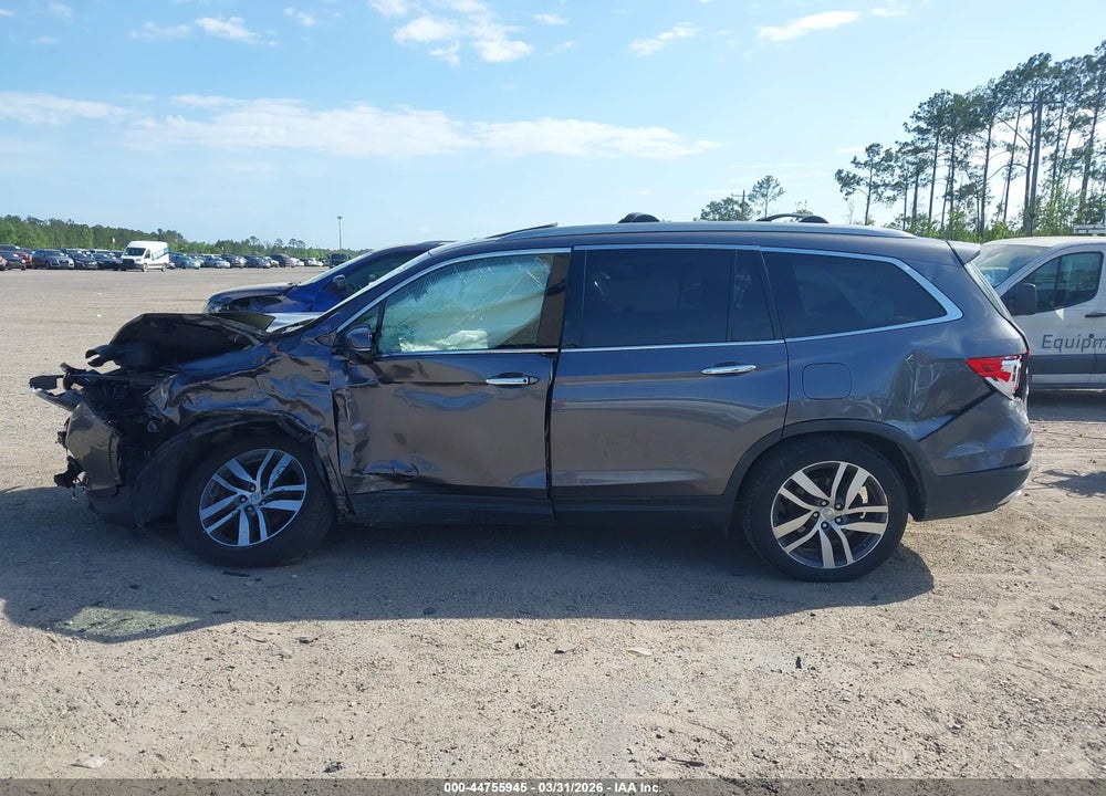 2017 HONDA PILOT TOURING VIN: 5FNYF6H92HB083645