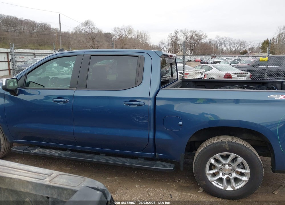 2024 CHEVROLET SILVERADO 1500 4WD  SHORT BED LT VIN: 1GCPDDEK2RZ354924