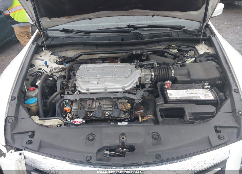 2011 HONDA ACCORD 3.5 EX-L VIN: 1HGCP3F88BA027825