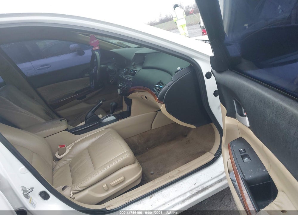 2011 HONDA ACCORD 3.5 EX-L VIN: 1HGCP3F88BA027825