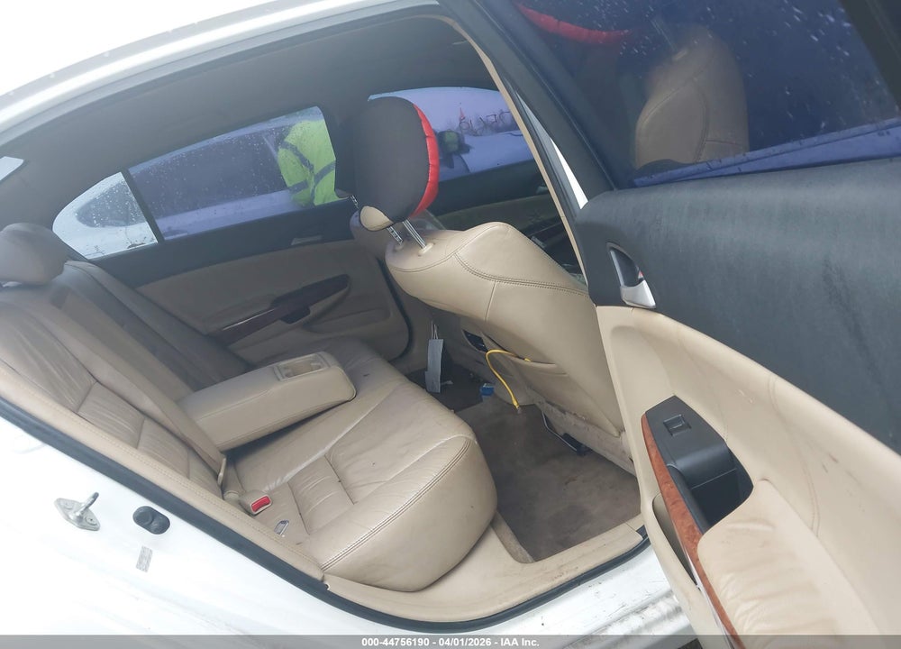 2011 HONDA ACCORD 3.5 EX-L VIN: 1HGCP3F88BA027825