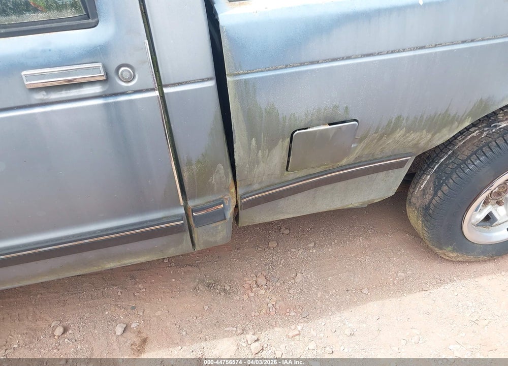 1988 CHEVROLET S TRUCK S10 VIN: 1GCCS14R4J2238963