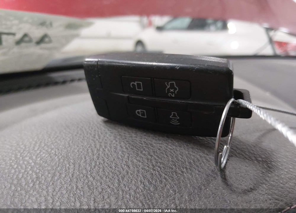 2011 LINCOLN MKT VIN: 2LMHJ5FR6BBJ50876