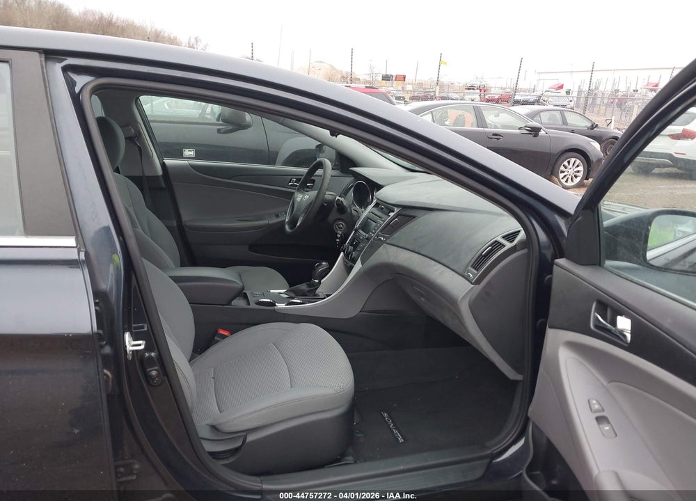 2014 HYUNDAI SONATA GLS VIN: 5NPEB4AC8EH825097