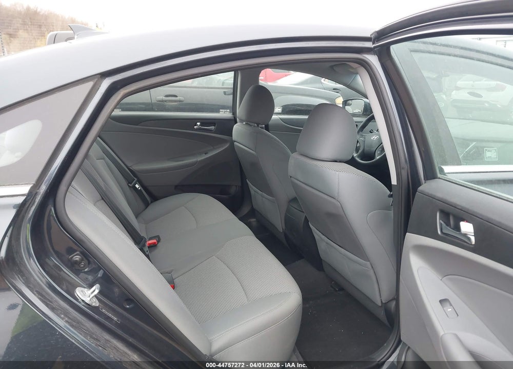 2014 HYUNDAI SONATA GLS VIN: 5NPEB4AC8EH825097