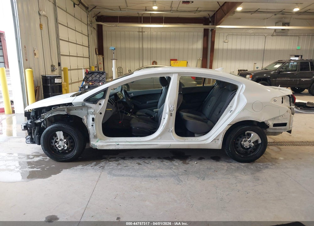 2018 KIA FORTE LX VIN: 3KPFK4A74JE269182