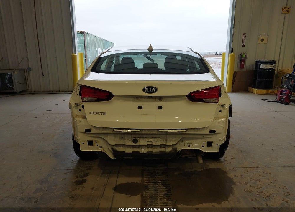 2018 KIA FORTE LX VIN: 3KPFK4A74JE269182