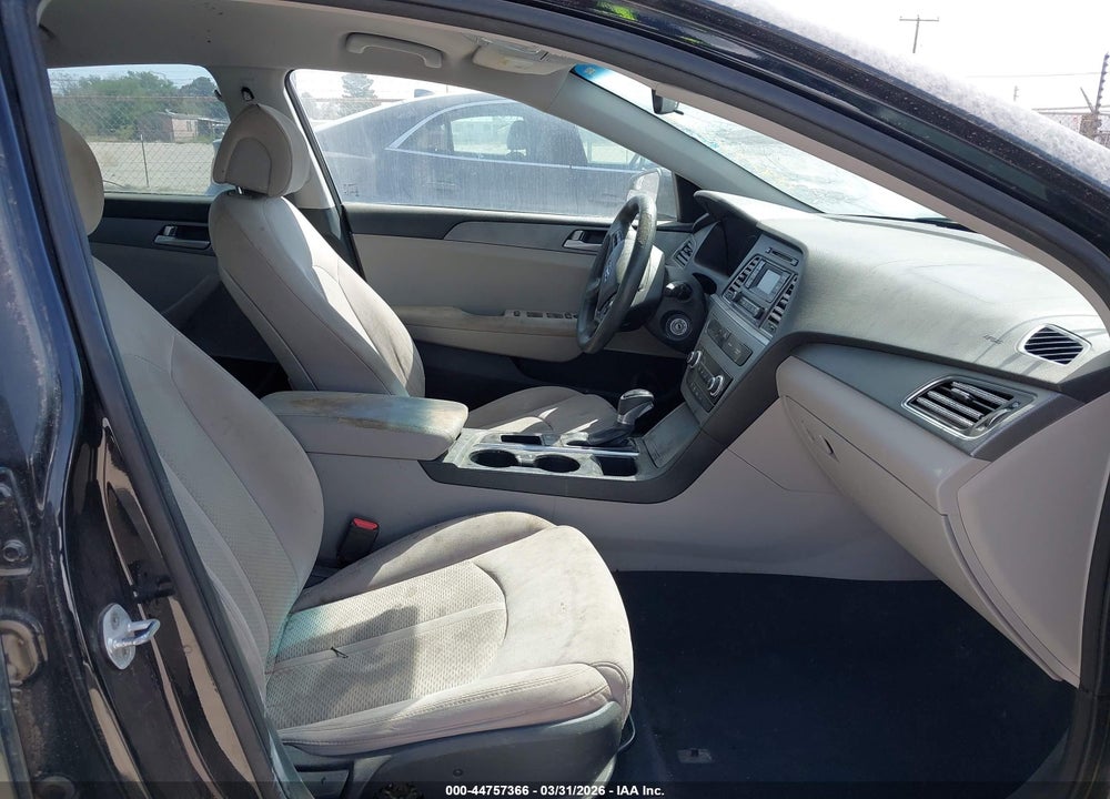 2015 HYUNDAI SONATA VIN: 5NPE24AF7FH204168