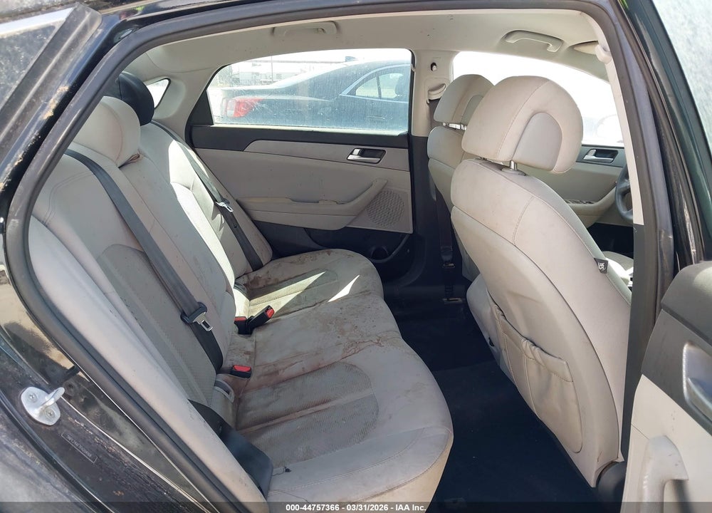 2015 HYUNDAI SONATA VIN: 5NPE24AF7FH204168